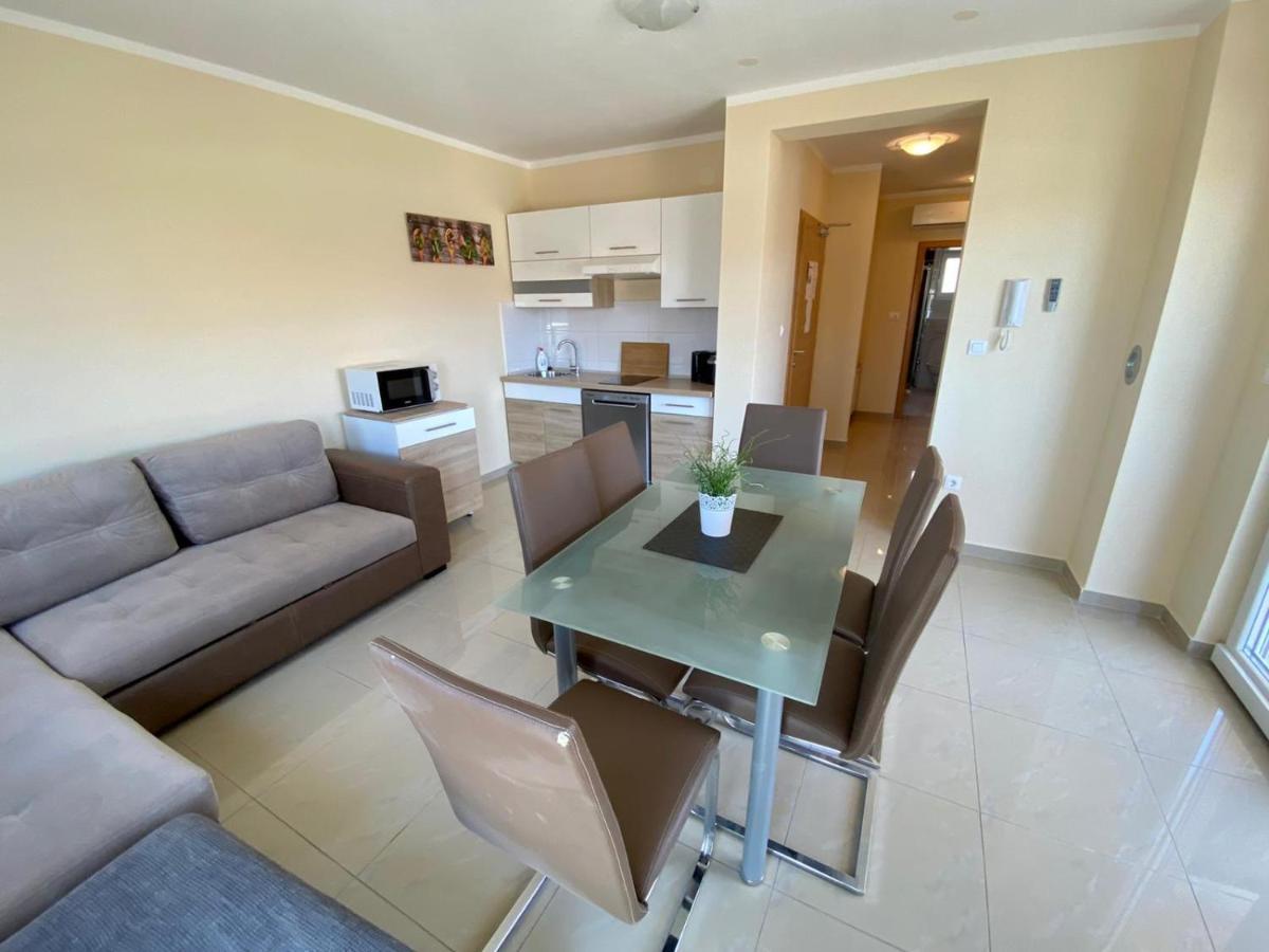 Atrium Novalja Appartement Buitenkant foto