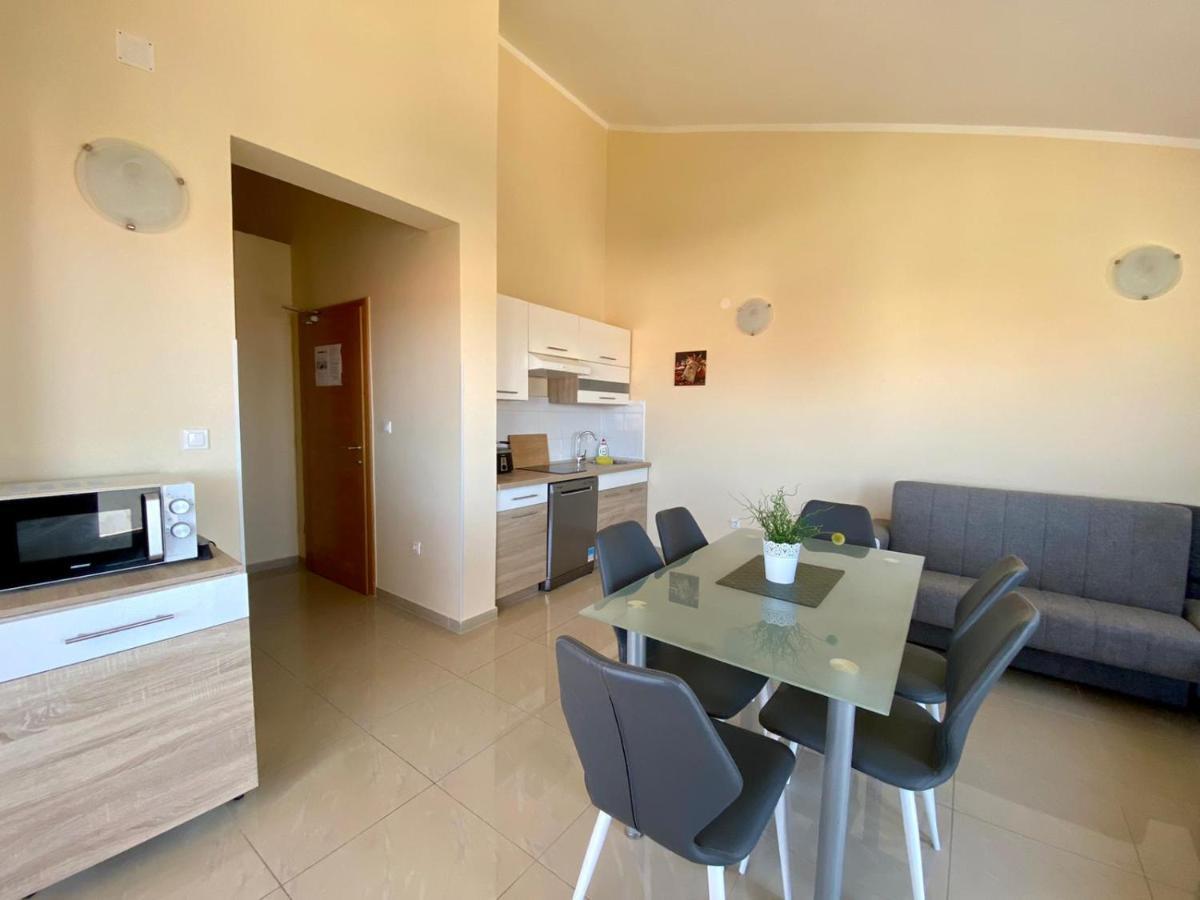 Atrium Novalja Appartement Buitenkant foto